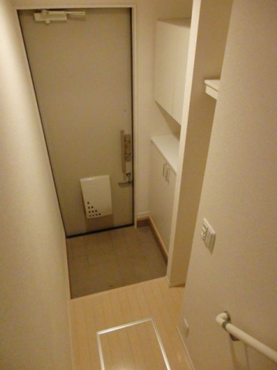 エンジェルハイム・桜の玄関