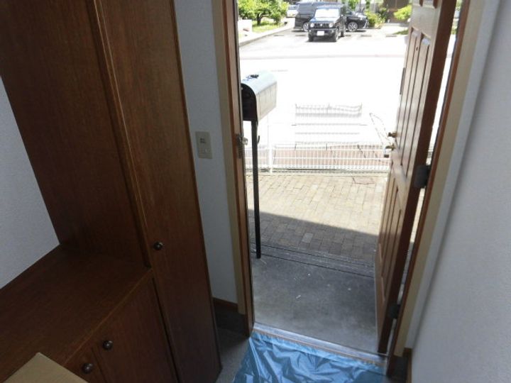 高知県香南市野市町西野(アパート)の賃貸物件の玄関