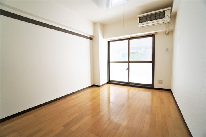 グロリア向ヶ丘の居間