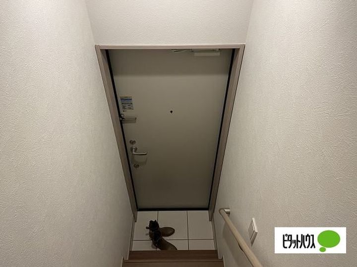 コンフォートひばりヶ丘の玄関