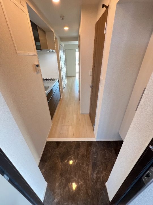 大阪府大阪市生野区中川西1(マンション)の賃貸物件の玄関