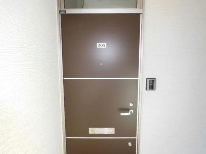 THREE ARROWSの玄関
