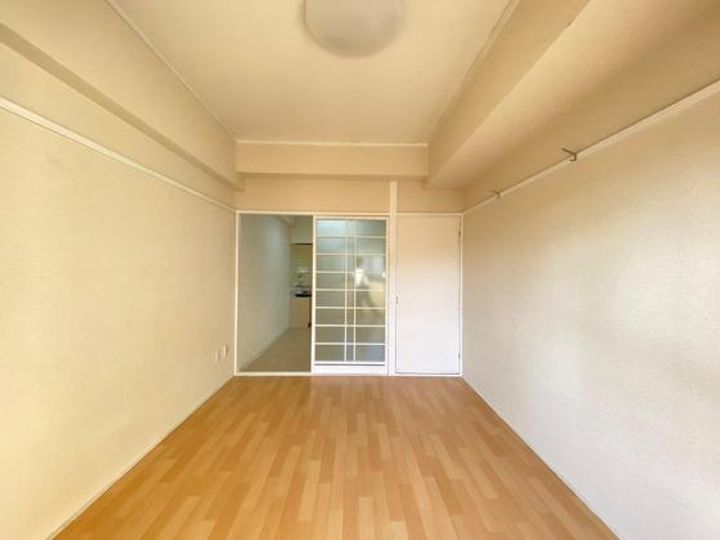 長谷川ビルの居間