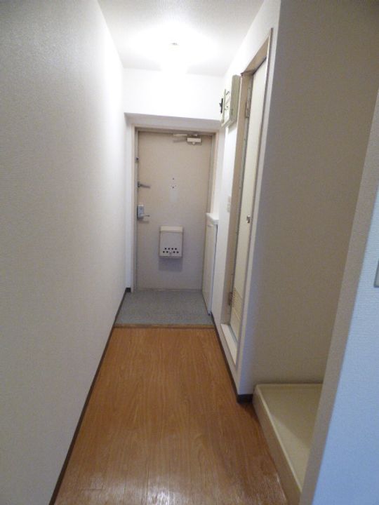 向ヶ丘マンションの玄関