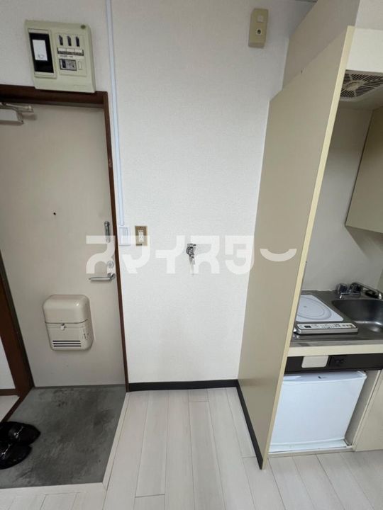 東京都立川市錦町4(アパート)の賃貸物件の玄関