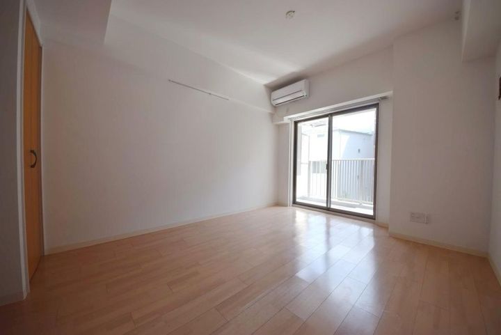 東京都文京区目白台2の賃貸マンションの居間