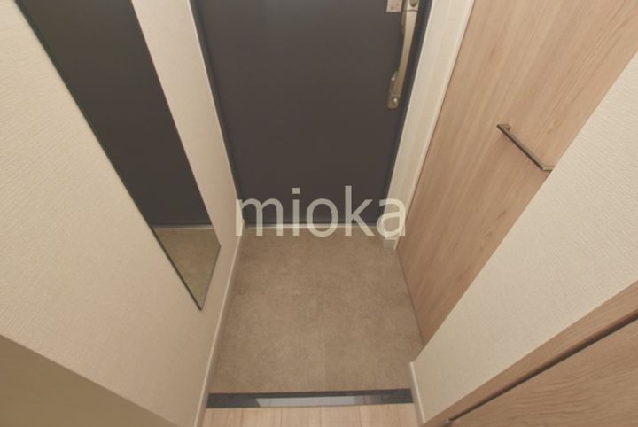 プレサンス天王寺デルニエの玄関