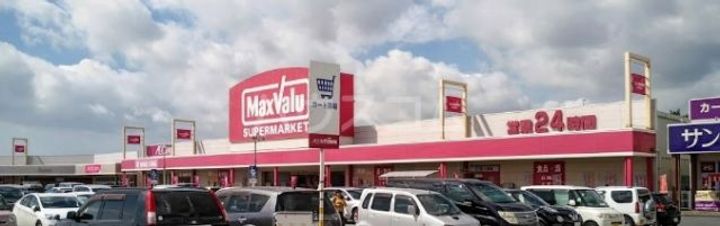 エルハイムミカノの周辺