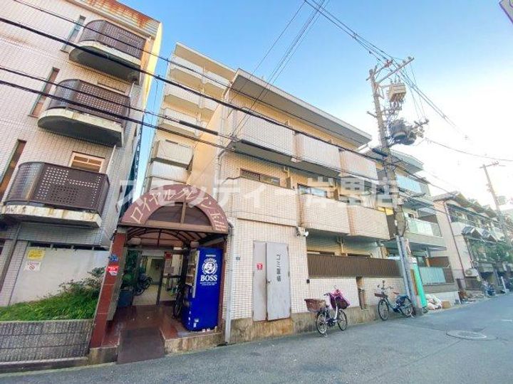 ロイヤルクレイン玉出の地図