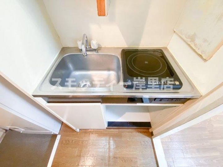 ロイヤルクレイン玉出のキッチン