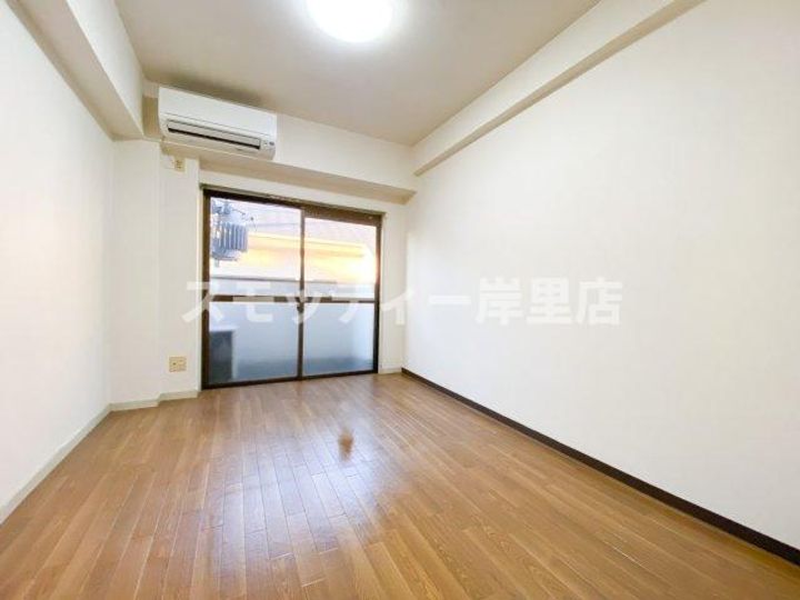 ロイヤルクレイン玉出の居間