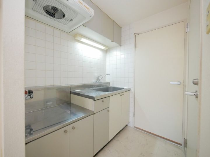 アルファアパル菊水のキッチン