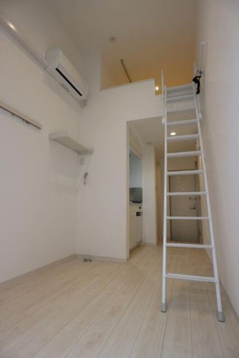 RIZEST初台(ライゼスト初台)の居間