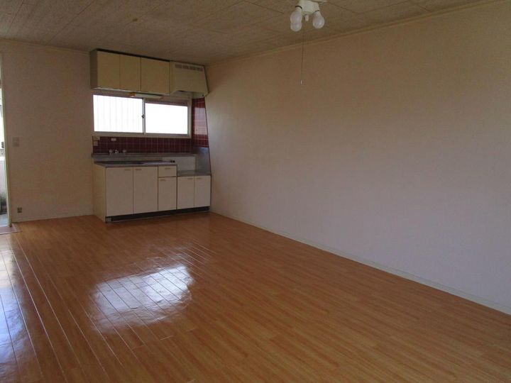 メゾンストークIIの居間