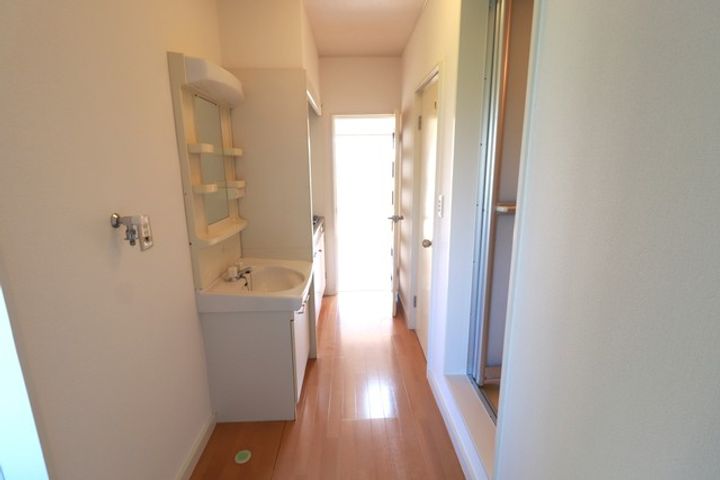 エムパレスVの玄関