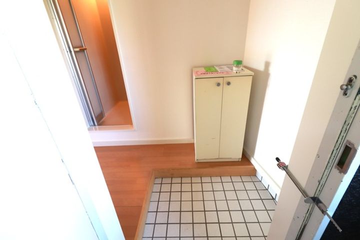 エムパレスVの玄関