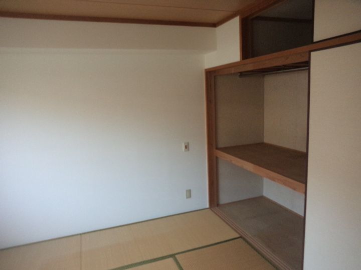 マルタヤ南山手の居間