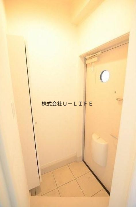 神奈川県横浜市中区英町(アパート)の賃貸物件の玄関