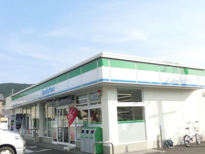 パルテールの周辺