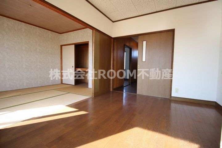 誠コーポIの居間