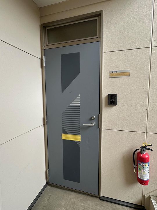 ノーブルハイツ C棟の玄関