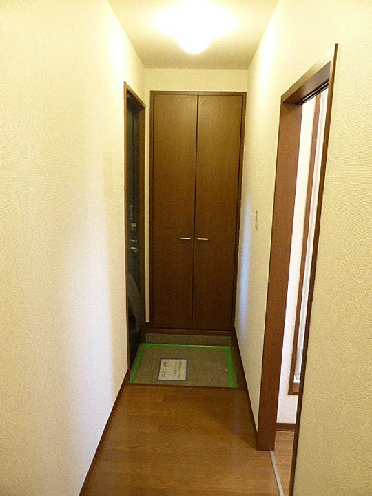 グランシャリオIの玄関