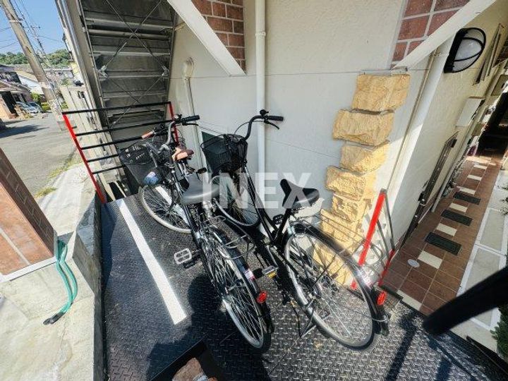 神奈川県横浜市磯子区丸山1(アパート)の賃貸物件の地図