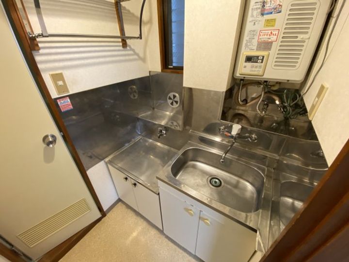 MOAビルのキッチン