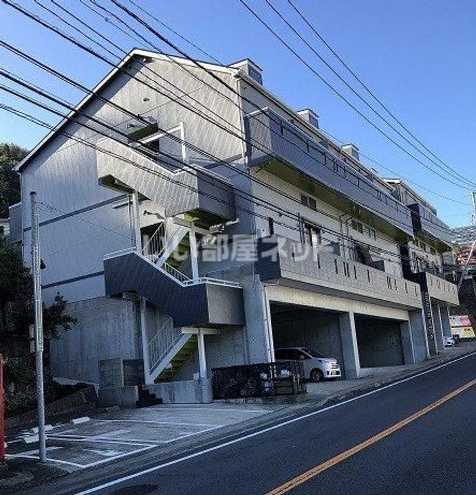 MODERN 西山Aの外観