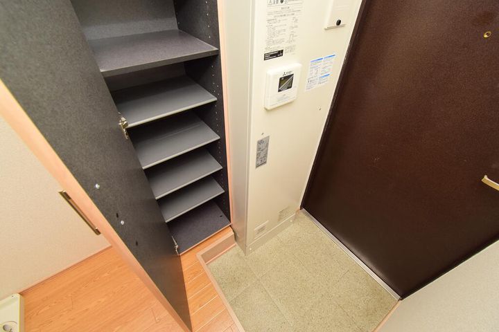 本山ヤングパレスの玄関