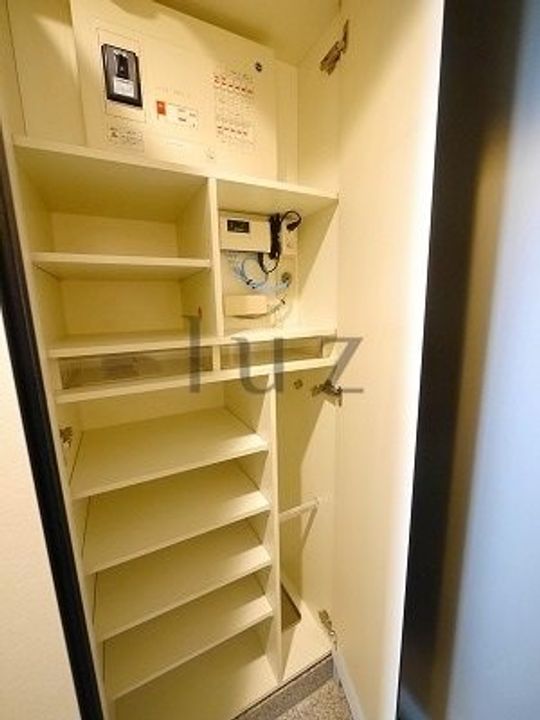 グラマシー横濱関内の玄関