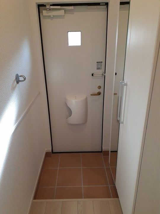 ルミネスIIIの玄関