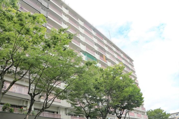 UR鶴山台の外観