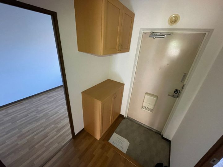 シャルム春日部の玄関