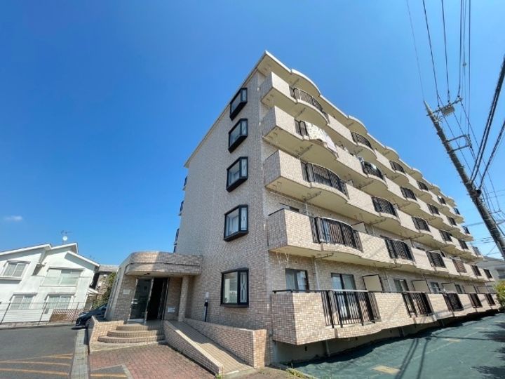 シャルム春日部の外観