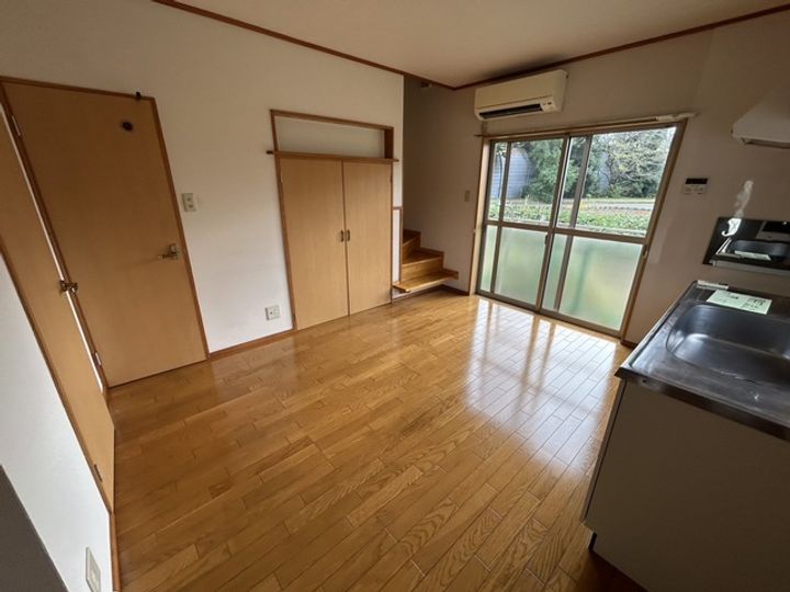 神奈川県厚木市愛甲西2(一戸建)の賃貸物件の居間