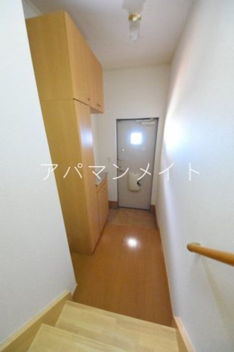 トゥープラスの玄関