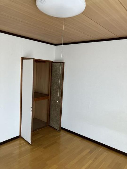 ハイツ西田の居間