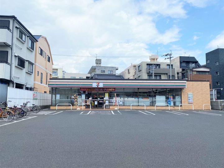 KBCビルの周辺