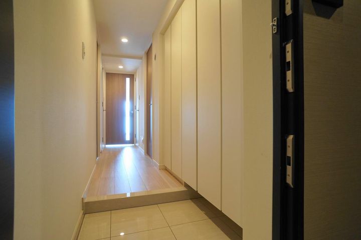 ライトテラス新宿御苑の玄関