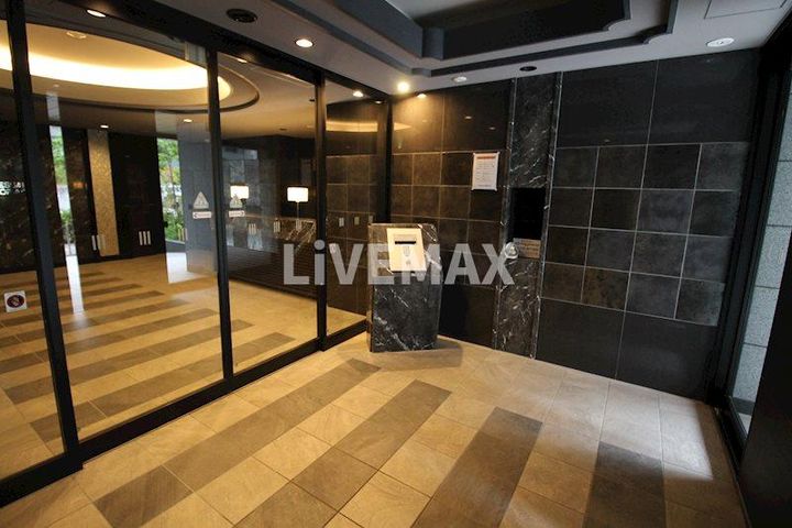 プレサンス丸の内アデルの地図