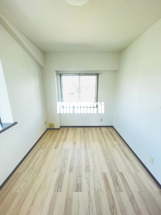 ログマンラシューレのその他画像