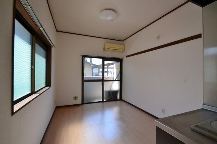 レジェンド庚午中の内装