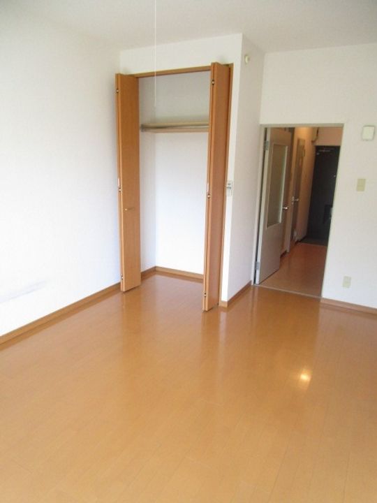 リエス新寺の居間