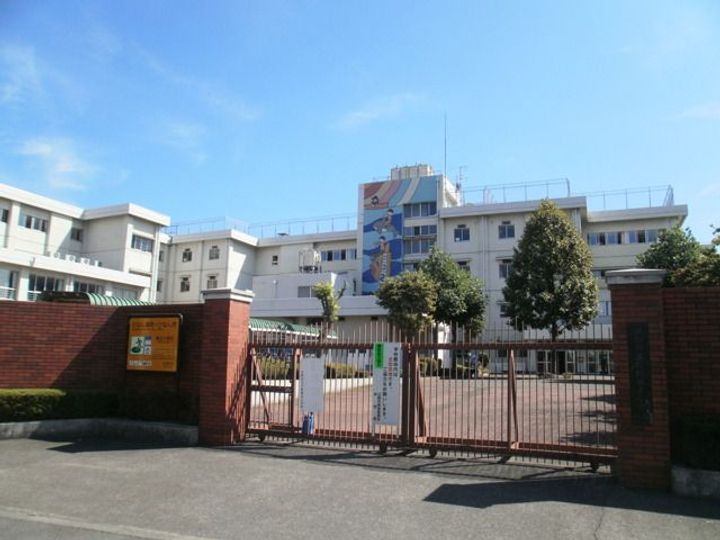 東京都日野市多摩平4(一戸建)の賃貸物件の周辺