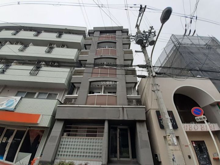 カレラ・デ・スールの外観