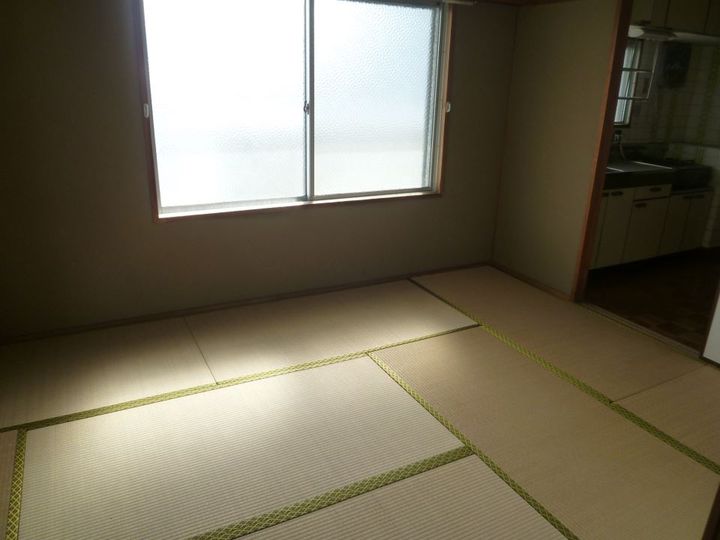 やまさんビルの居間