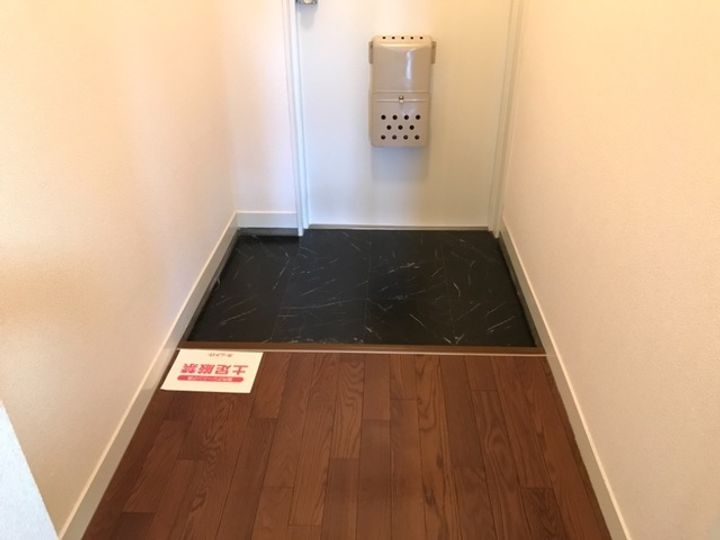 EUROPEAN TAKISEIの玄関