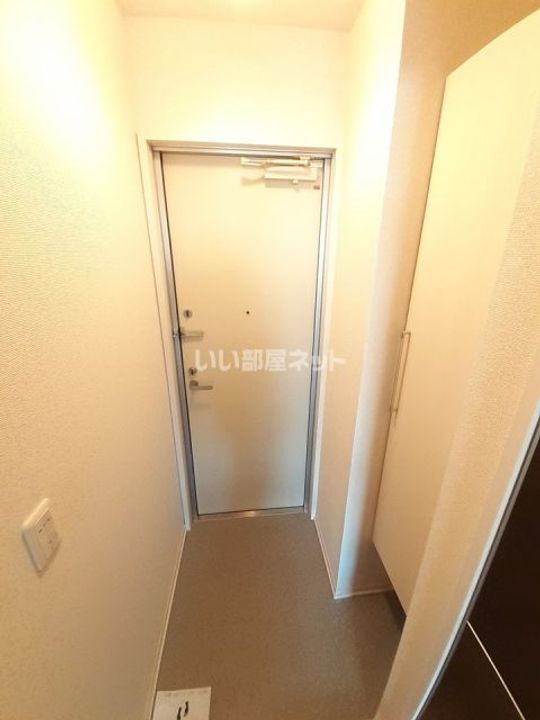 大阪府堺市西区鳳東町2(アパート)の賃貸物件の玄関