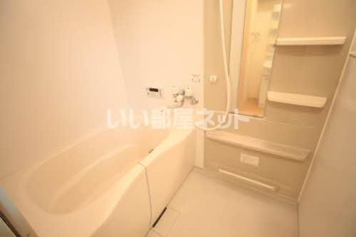 ホワイトナイトの風呂